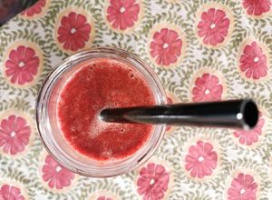 Una foto de Smoothie de betabel, mandarina y jengibre