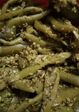 A picture of Green chilli pickle.