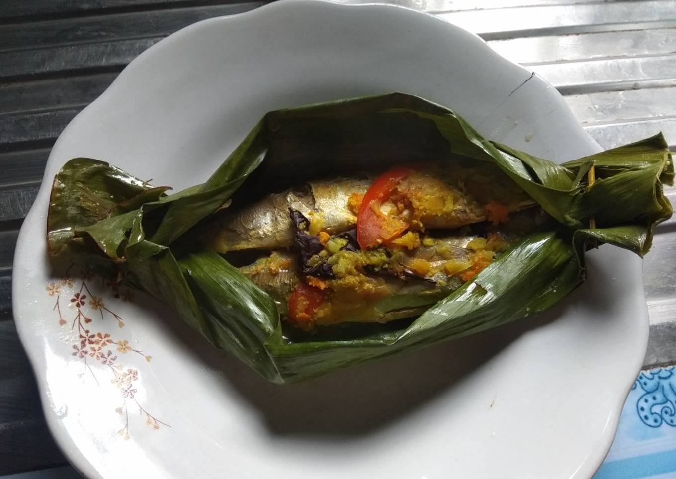 Pepes ikan pindang enak dan sederhana