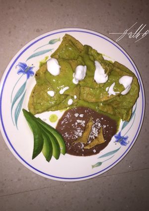 A picture of Creamy Green Chilaquiles.