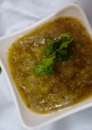 A picture of Tamarind and mint chutney.