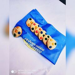 A picture of Rainbows cookies.