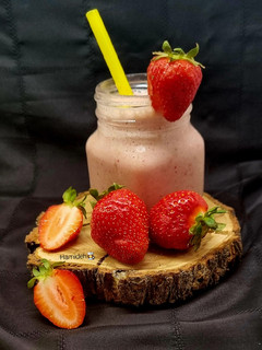 عکسی از دستور اسموتی موز🍌و توت فرنگی🍓