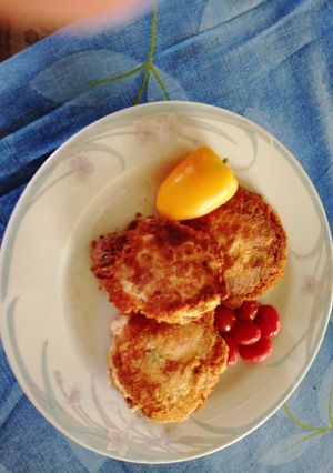 Una foto de Tortitas de papa y atún