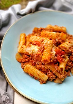 A picture of Cheesy Pasta Bake With Turkey, Fennel & Thyme.