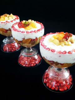 મિક્સ ફ્રૂટ શ્રીખંડ (Mix fruit shrikhand recipe in Gujarati) રેસીપી મુખ્ય ફોટો