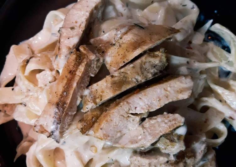 Chicken Fettuccine Alfredo