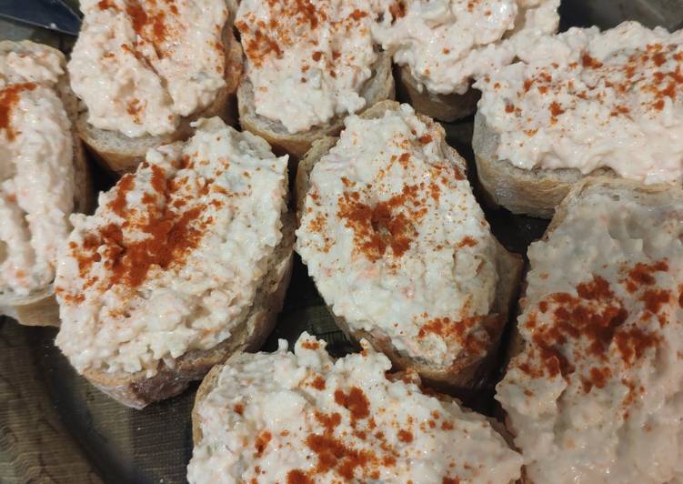 Tapa de surimi y atún en mambo