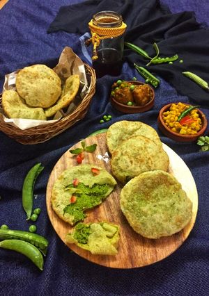 A picture of Peas kachori.