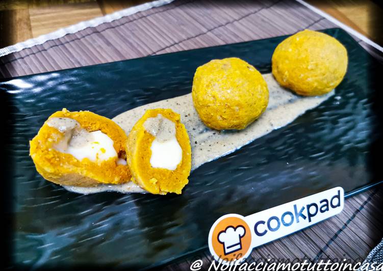 Gnocchi di Zucca ripieni di Taleggio su Salsa di noci