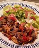 Pechugas de pollos con champiñones tomates y jamón