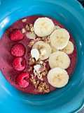 Bowl de fresa con blackberries