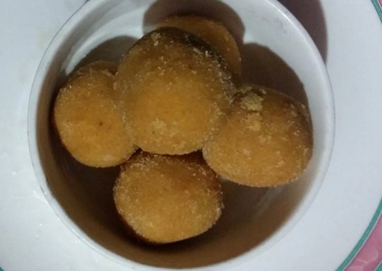 Besan ke laddu