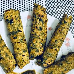 A picture of Methi paratha.