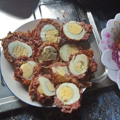 Scotch eggs A picture of Scotch eggs.