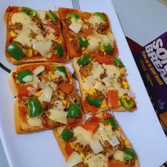 A picture of 🧇🍕Bread pizza🍕 🍕.