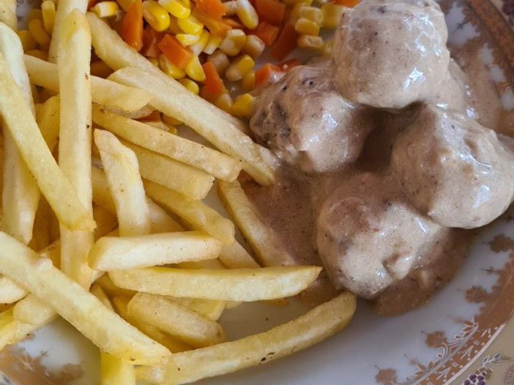 Anti Ribet, Membuat Swedish meatballs gravy Menu Enak Dan Mudah Dibuat