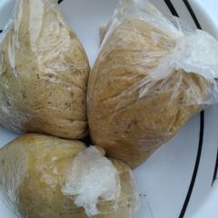 A picture of Moi-moi.