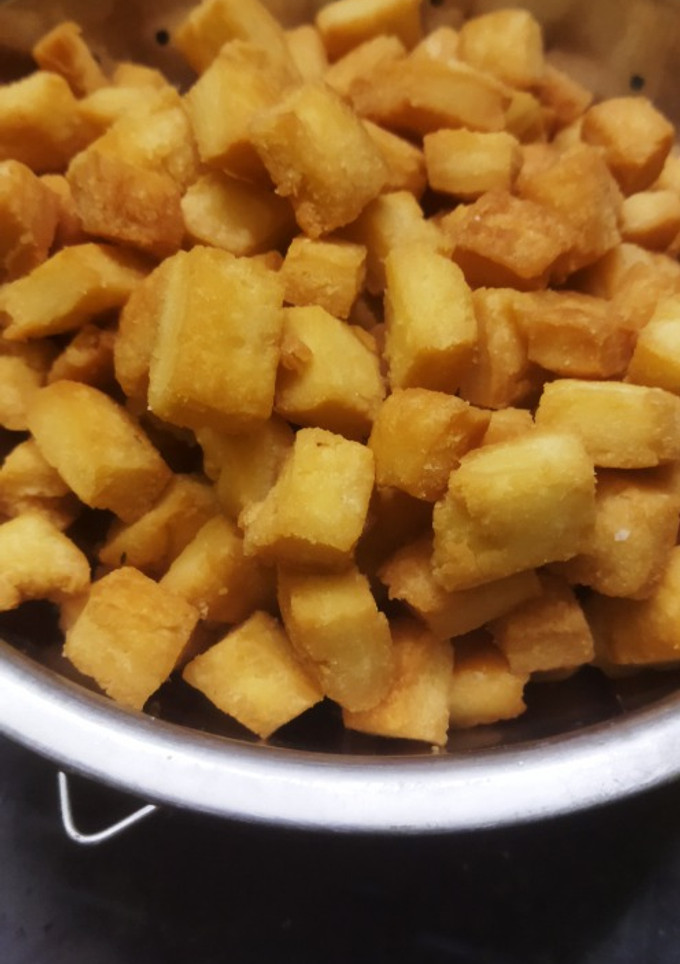 शक्करपारे (shakkarpare recipe in Hindi) रेसिपी मुख्य फोटो