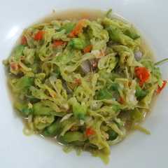 A picture of Tumis Kembang Turi.