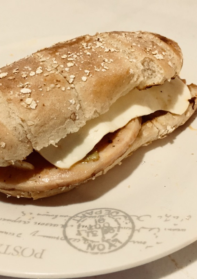 Una foto de Hamburguesa de Pollo para Foráneos: $16 c/u