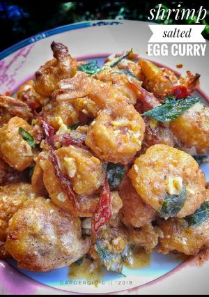 Foto resep Shrimp Salted Egg Curry (udang telur asin daun kari)