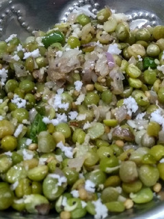 பச்சை பட்டாணி சுண்டல் (Pacahipattani sundal recipe in tamil) செய்முறை முக்கிய புகைப்படம்