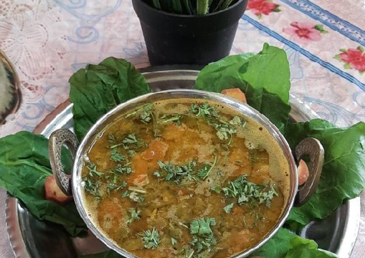 Recipe of Tasty Nagpuri style spicy 🔥 tuvar (arhaar) Dal palak (spinach Dal)