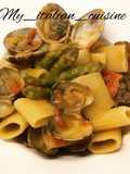 Mezze maniche vongole asparagi e pomodorini