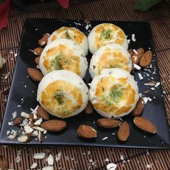 A picture of Nan khatai.