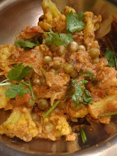 காலிஃப்ளவர் பச்சை பட்டாணி மசாலா(cauliflower green peas masala)👌👌 செய்முறை முக்கிய புகைப்படம்