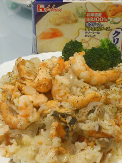 【料裡絕配】奶油鮭魚鮮蝦燉飯(House北海道濃湯) 的食譜成品照片