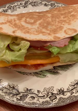 O poză a rețetei Tortilla umplută.