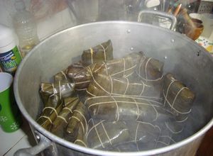 Una foto de Hallaca de gallina y carne