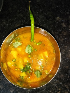 कच्चे आलू की सब्जी (kache aloo ki sabji ki recipe in Hindi) रेसिपी मुख्य फोटो