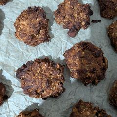 A picture of Oats Cookies with Banana and Nuts.