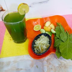 A picture of Spinach Green Juice For Glowing Skin and Hair Care.