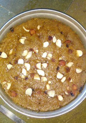A picture of Rava cake.