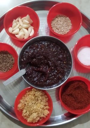 लहसुन की चटनी(lehsun ki chutney recipe in hindi) रेसिपी मुख्य फोटो