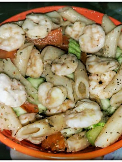 শ্রিম্প-পাস্তা স্যালাড (shrimp pasta salad recipe in Bengali) রেসিপির প্রধান ছবি