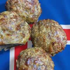 A picture of Kjötbollur (Icelandic gyro).