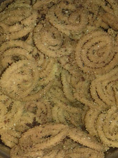 चावल की चकली (Chawal ki chakli recipe in Hindi) रेसिपी मुख्य फोटो