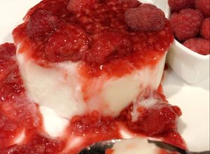 Una foto de Panna cotta proteica