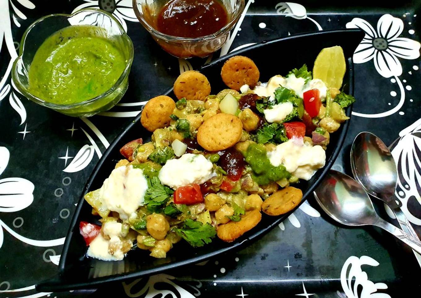 Chole Aloo Dahi Papdi Chaat