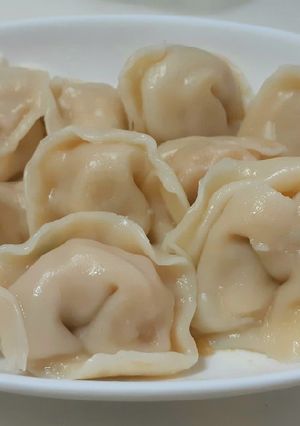 A picture of Kimchi Mandu (Korean Kimchi Dumplings) 김치만두.
