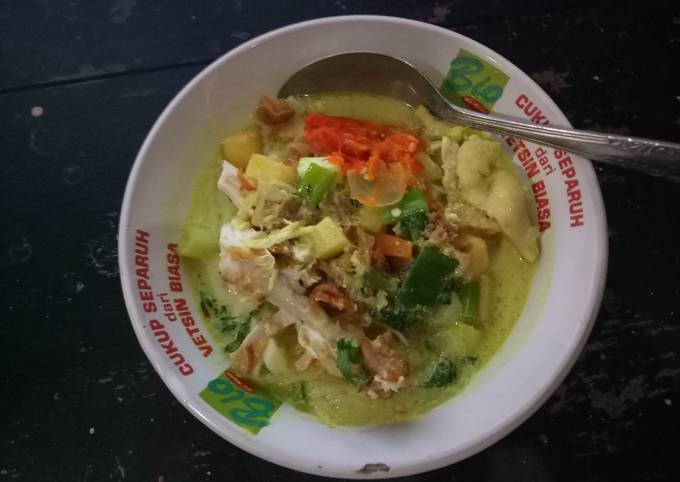 Soto ayam kuah santan