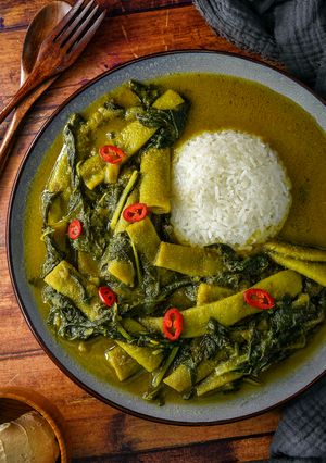 A picture of Runner Bean & Spinach Thai Green Curry 🥬.