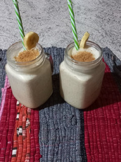 Una foto de Licuado de avena, banana y manzana 🍎🍌🍌