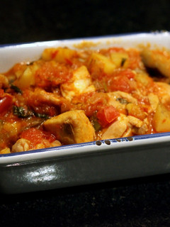Una foto de Cocina turca: tavuk güveç - cazuela de pollo