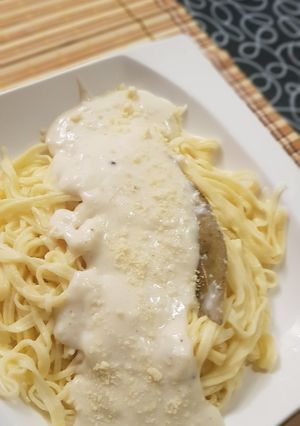 Una foto de 💎Fetuccini caserito c/salsa Bechamel🍸
